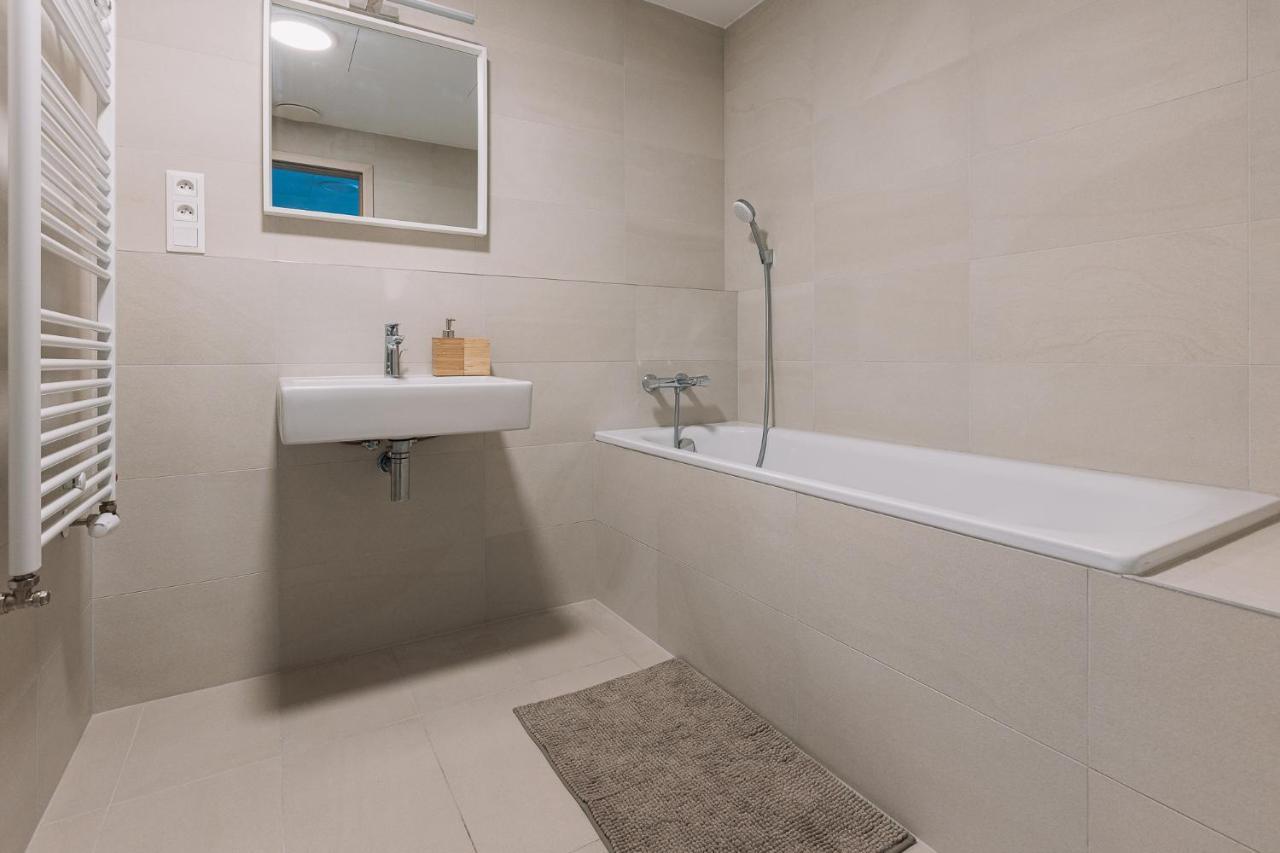 Skau Coral Residence In Sky Park 22 Floor 1Tower Panoramic View Free Parking Bratislava Exteriér fotografie